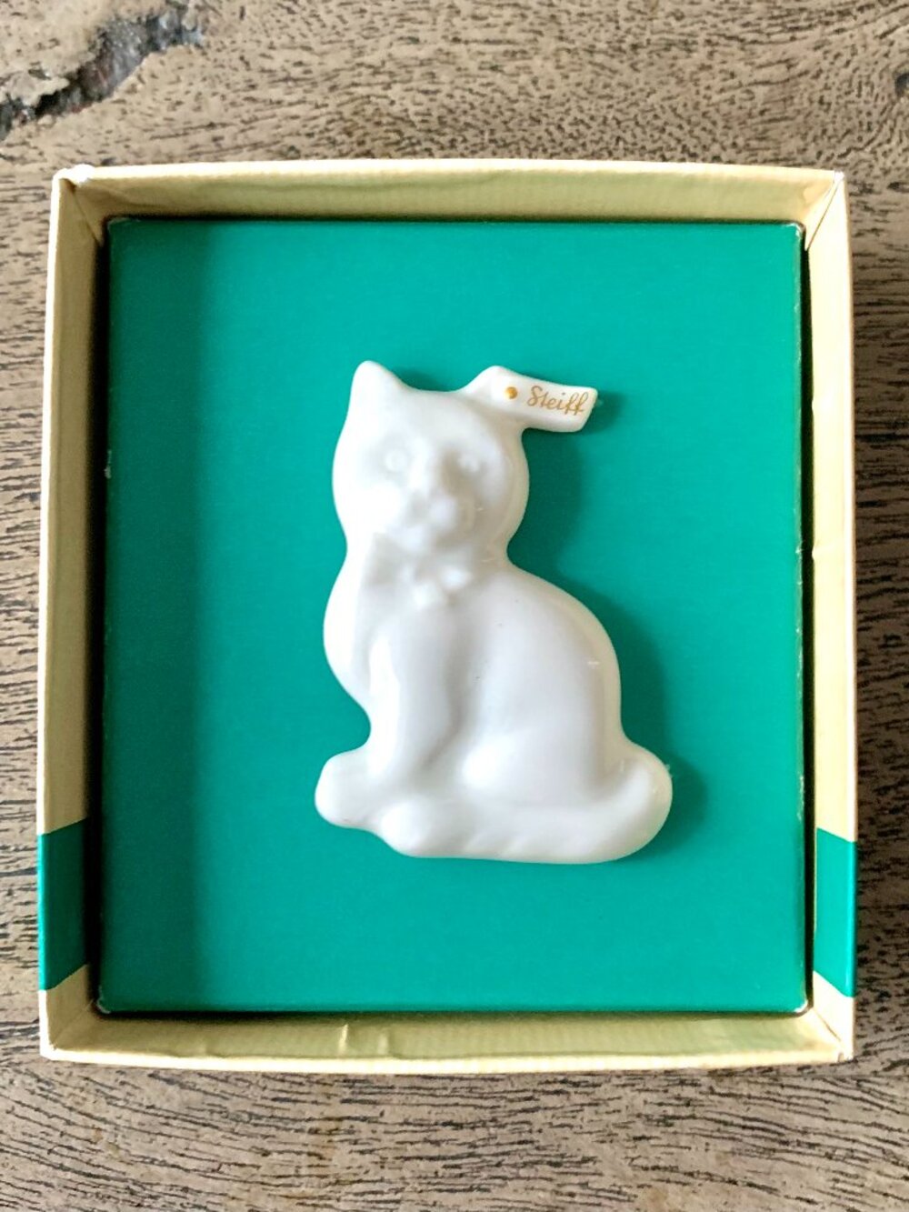 Rare Vintage 1995/1996 Steiff Boutique Porcelain Cat Brooch Pin NIB Collectible